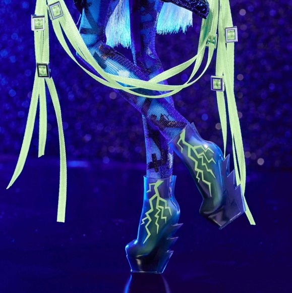 NEW Monster High Haunt Couture Midnight Runway Frankie Stein Doll - Picture 5 of 16